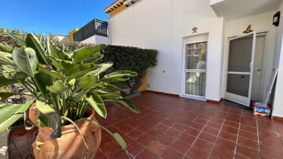 Duplex at Esparto Street, 1 photo 5