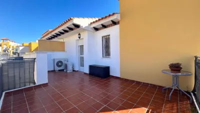 Duplex at Esparto Street, 1 photo 6