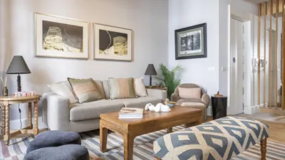 Piso en alquiler en Calle >C. de Pelayo, Número > - Imagen 2