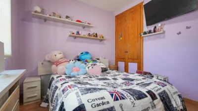 Casa adosada en venta en Calle >Calle de los Castaños, Número >, Pioz de 236.900 €