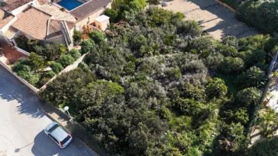 Terreno en venta en Calle Girasoles, Número 84 - Más