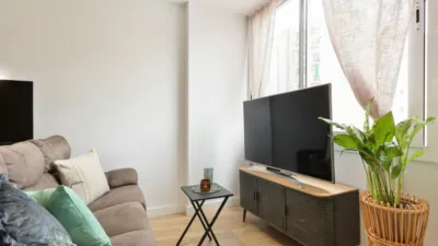 Piso en alquiler en Sants-Badal - Imagen 2