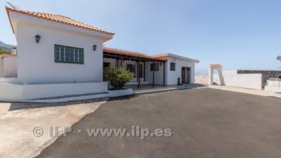 House on Tajuya Street photo 2