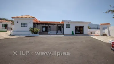 House on Tajuya Street photo 3