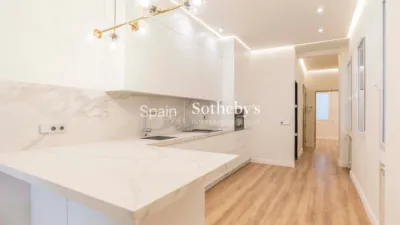 Apartment on Calle de Alcántara photo 12