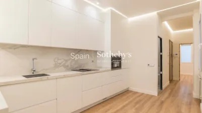 Apartment on Calle de Alcántara photo 13