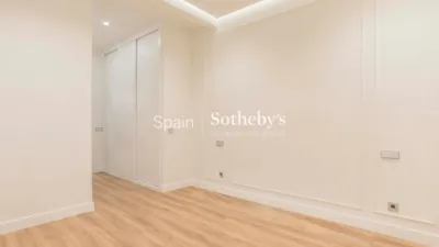 Apartment on Calle de Alcántara photo 19