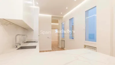 Apartment on Calle de Alcántara photo 22