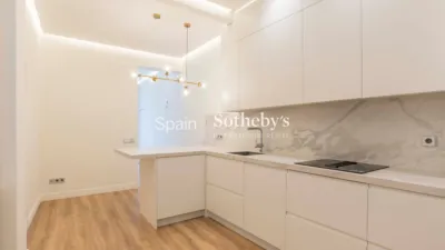 Apartment on Calle de Alcántara photo 23