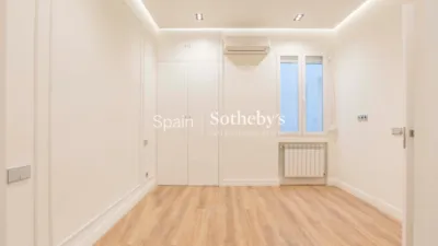 Apartment on Calle de Alcántara photo 25