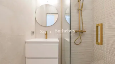 Apartment on Calle de Alcántara photo 26
