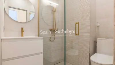 Apartment on Calle de Alcántara photo 27