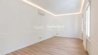 Apartment on Calle de Alcántara photo 28