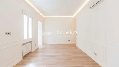 Apartment on Calle de Alcántara photo 2