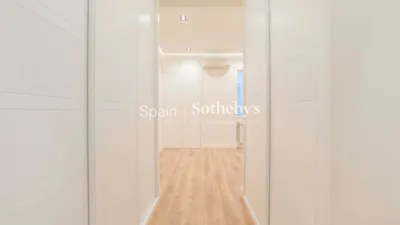 Apartment on Calle de Alcántara photo 4