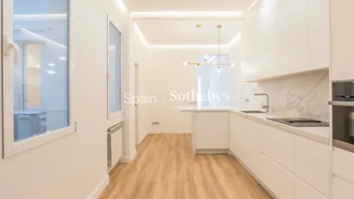 Apartment on Calle de Alcántara photo 9