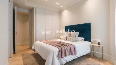 Apartment on Calle de la Virgen de los Peligros photo 16