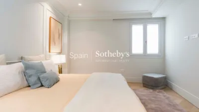 Apartment on Calle de la Virgen de los Peligros photo 25