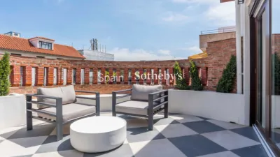 Penthouse on C. de Jovellanos Street photo 5