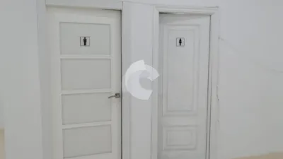 Local comercial en venta en Sagrada Familia - Más