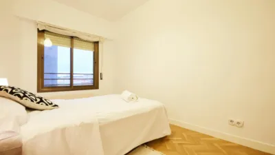 Piso en alquiler en Adelfas - Imagen 8