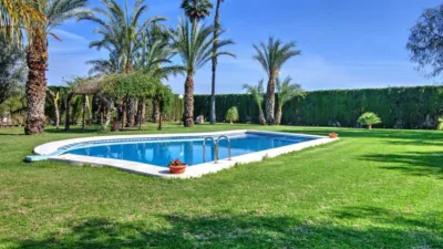 Casa en venta en Calle >Av. 8 de Marzo, Número > - Vista 2
