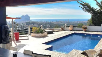 Casa – Calp, Urbanització Les Cometes - Més