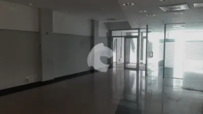 Local comercial en alquiler en Avenida de Ernesto 'Che' Guevara, 5, cerca de Calle de Hàbitat - Vista 3
