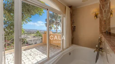 Chalet en calle Alcojora photo 3