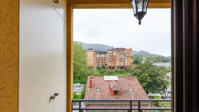 Piso en alquiler en Calle Emilio Llaneza, 13, La Corredoría-Prado de la Vega-La Monxina (Oviedo) de 900 €<span>/mes</span>