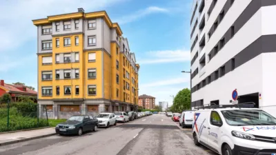 Piso en alquiler en Calle Emilio Llaneza, 13, La Corredoría-Prado de la Vega-La Monxina (Oviedo) de 900 €<span>/mes</span>