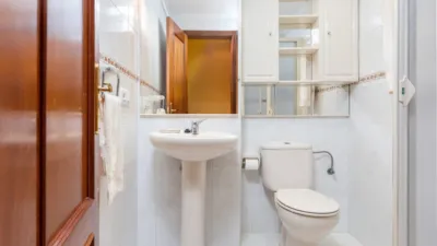 Piso en alquiler en Calle Emilio Llaneza, 13, La Corredoría-Prado de la Vega-La Monxina (Oviedo) de 900 €<span>/mes</span>