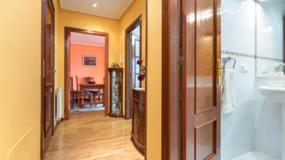 Piso en alquiler en Calle Emilio Llaneza, 13, La Corredoría-Prado de la Vega-La Monxina (Oviedo) de 900 €<span>/mes</span>