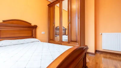 Piso en alquiler en Calle Emilio Llaneza, 13, La Corredoría-Prado de la Vega-La Monxina (Oviedo) de 900 €<span>/mes</span>