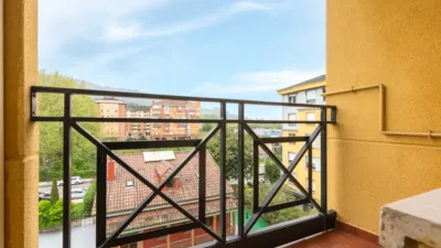Piso en alquiler en Calle Emilio Llaneza, 13, La Corredoría-Prado de la Vega-La Monxina (Oviedo) de 900 €<span>/mes</span>