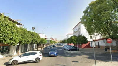 Apartment on Lora del Río Street photo 2