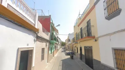 Piso en calle Alcolea del Río photo 2