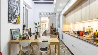 Ático en alquiler en Ciutat Vella - Imagen 2