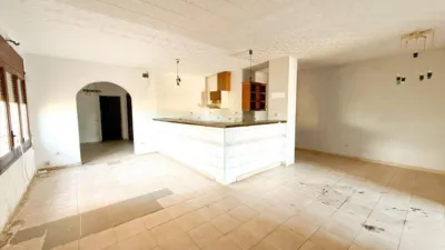 Apartment on Carrer de l'Empordà photo 2
