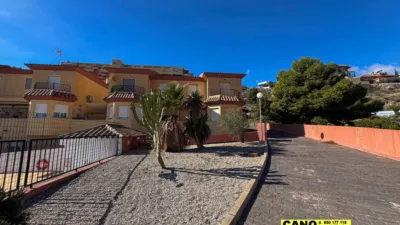 Duplex on Calle de los Castaños photo 9