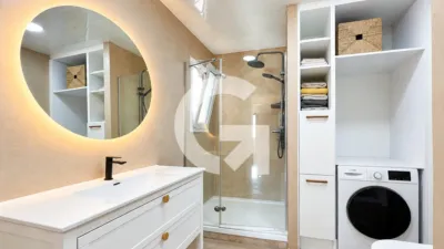 Top floor flat on Carrer de Joan Maragall photo 17