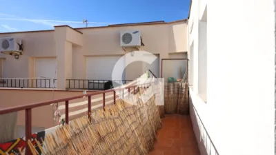 Top floor flat on Carrer de Joan Maragall photo 22