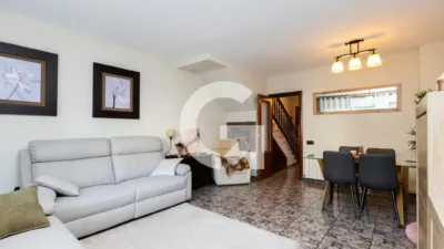 Semi-detached house on Carrer de Linares photo 4
