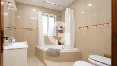 Apartment on Carrer de Madrid photo 15