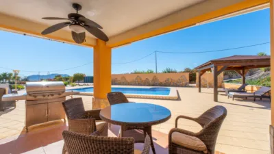 Chalet in Albatera photo 9