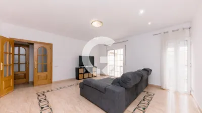 Semi-detached house on Carrer General O'Donnell photo 2