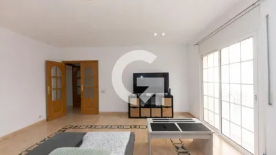 Semi-detached house on Carrer General O'Donnell photo 3