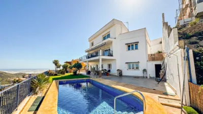 Chalet on Calle de las Higueras photo 2