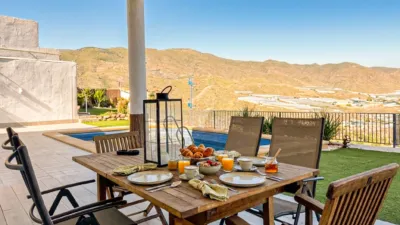 Chalet on Calle de las Higueras photo 4
