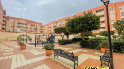Piso en calle Juan Carlos I photo 34